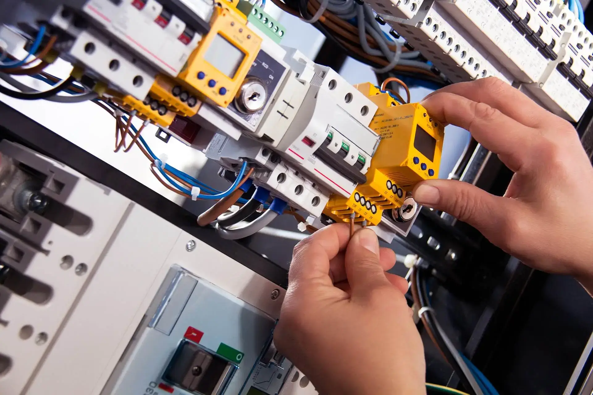 Certified electricians in Upper Norwood